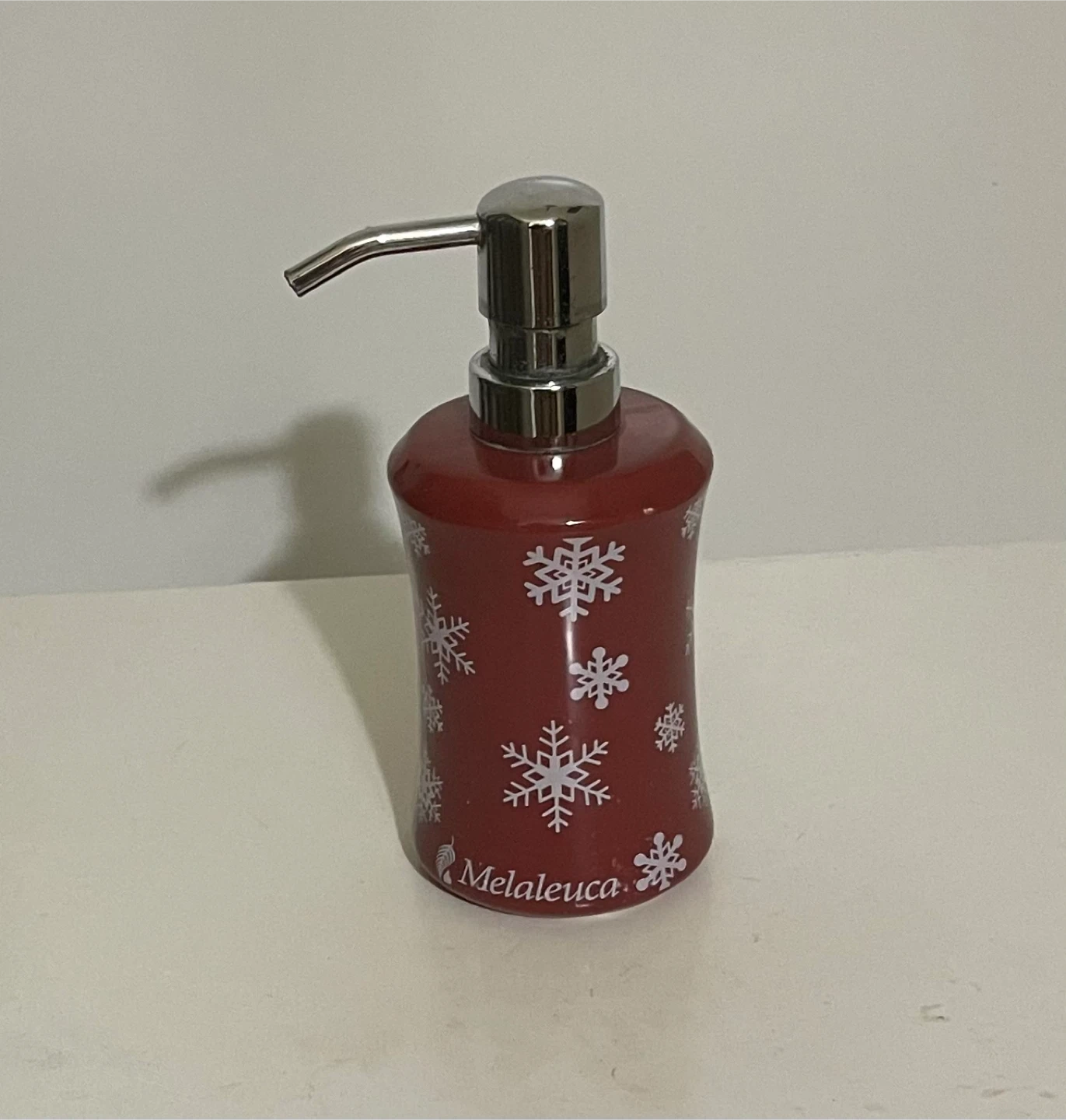 🌱 Melaleuca Ceramic Red Snowflake Soap Dispenser & Soap Dish - photo 5