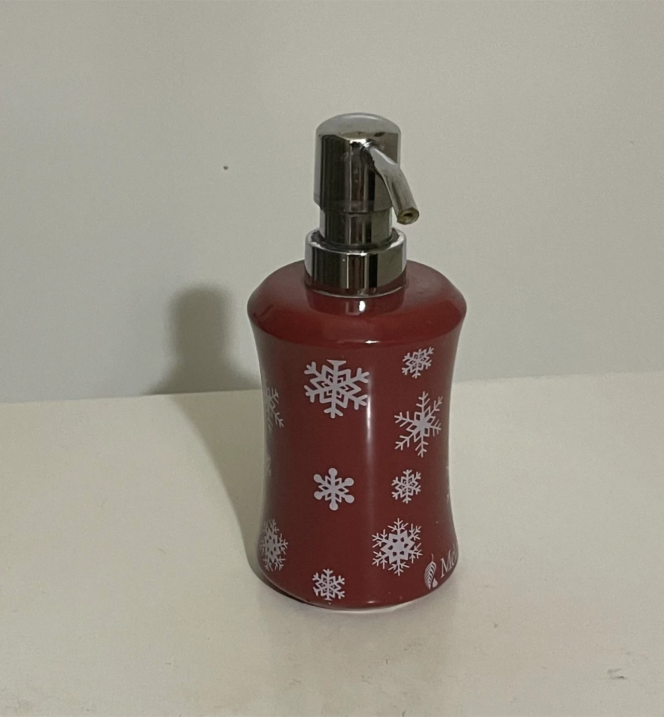 🌱 Melaleuca Ceramic Red Snowflake Soap Dispenser & Soap Dish - photo 4