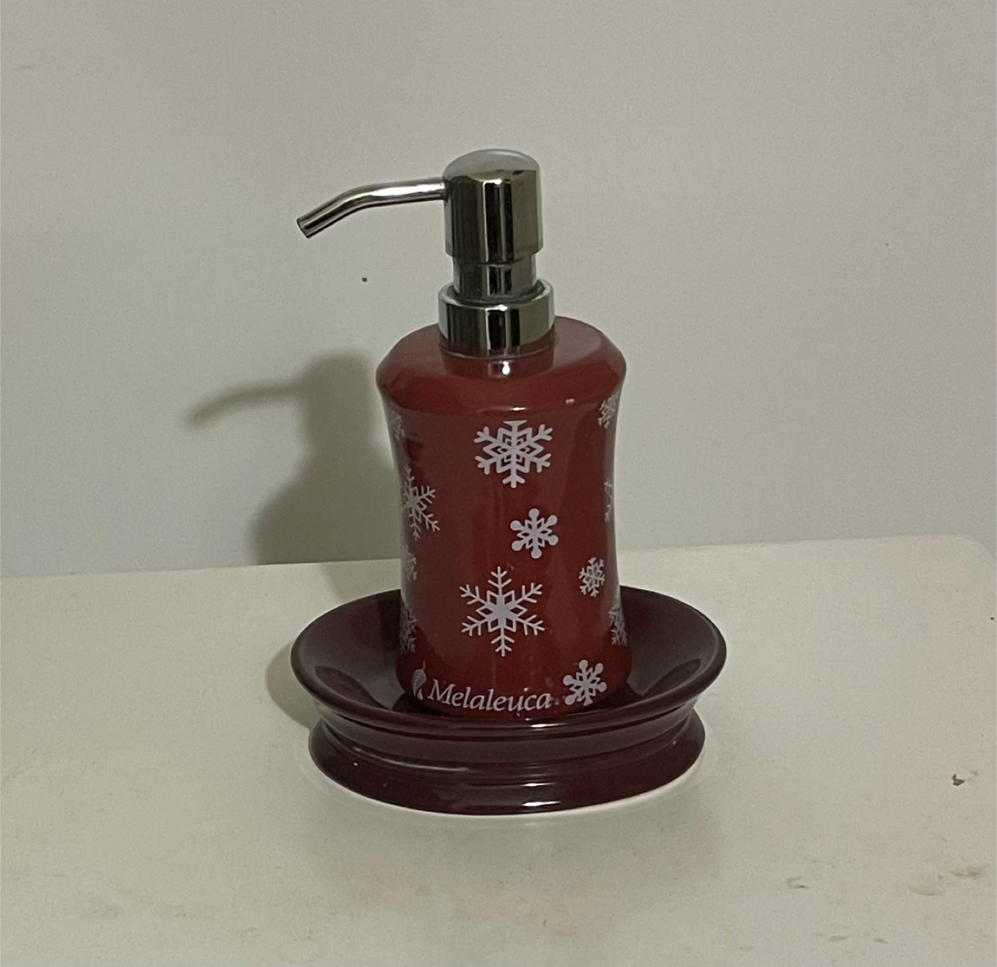 🌱 Melaleuca Ceramic Red Snowflake Soap Dispenser & Soap Dish
