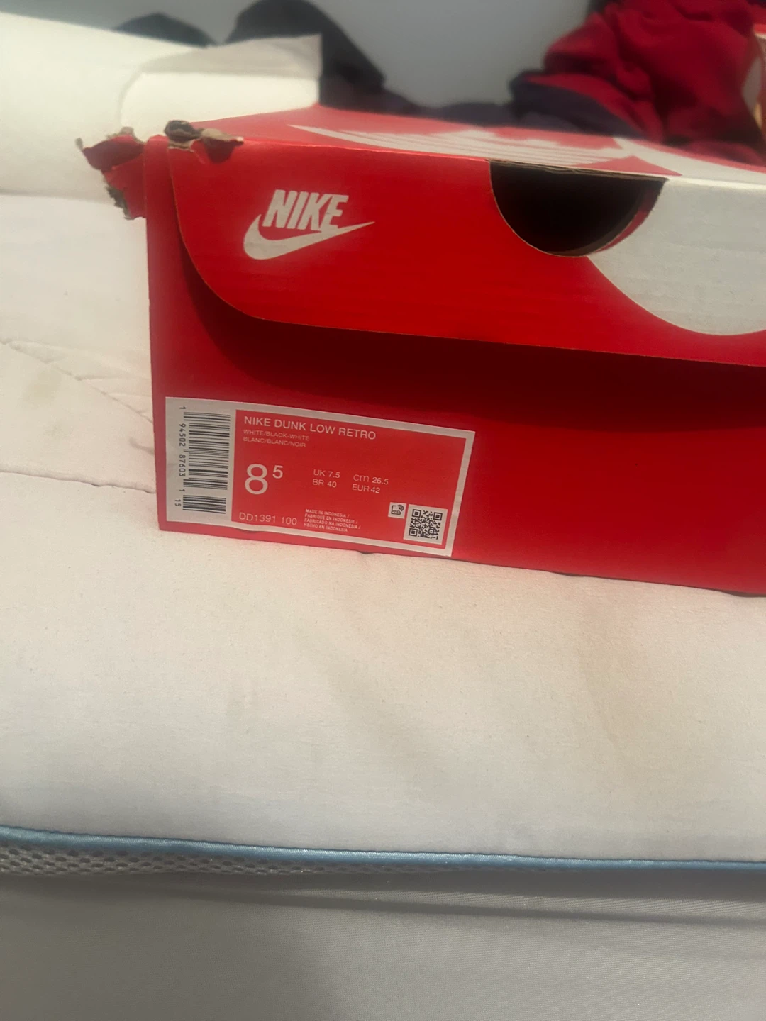 Nike Dunk Low Retro (GS) White/Black/Mint Green Size 7Y