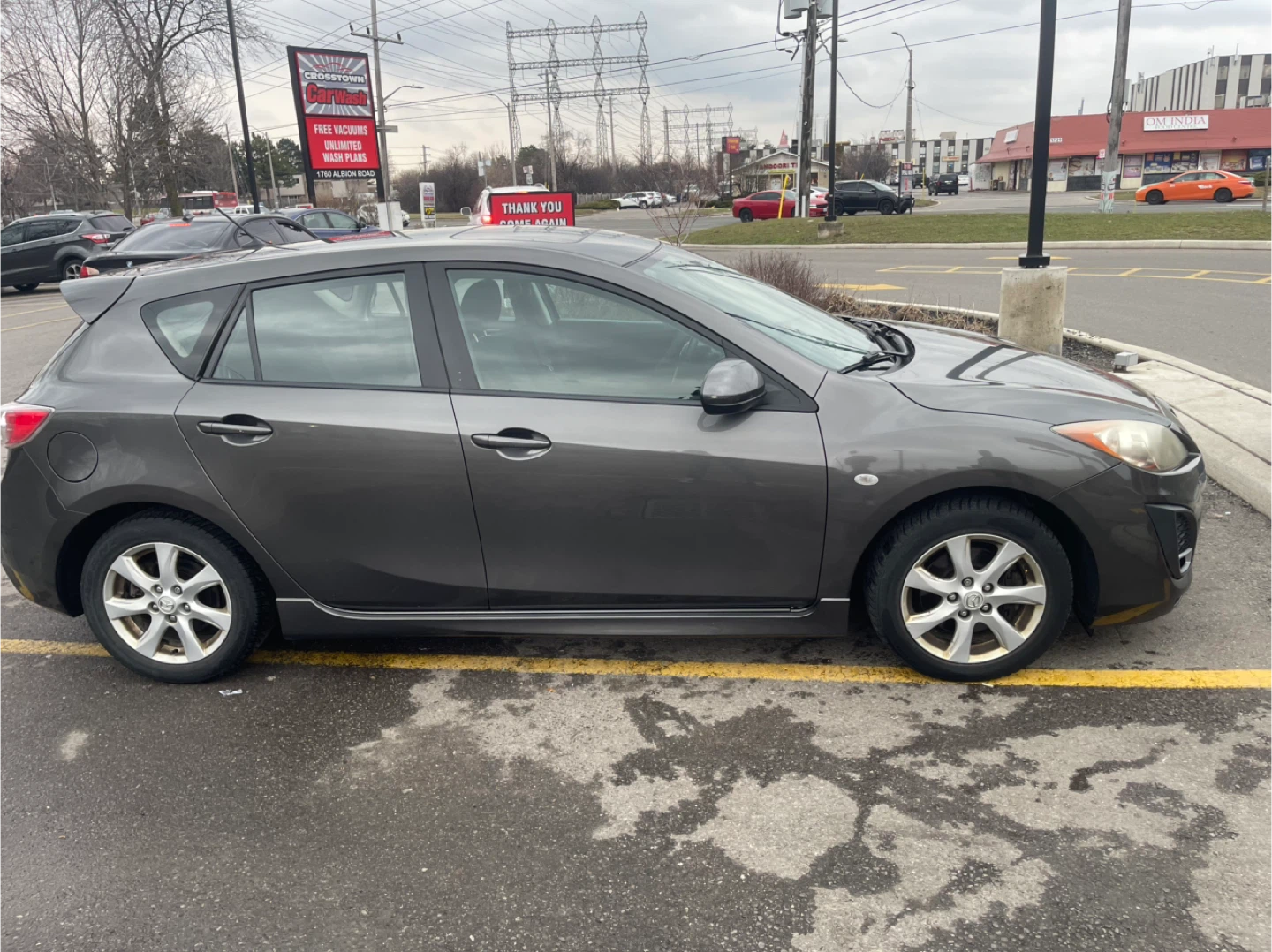 Mazda 3 2.5L Hatchback - photo 2