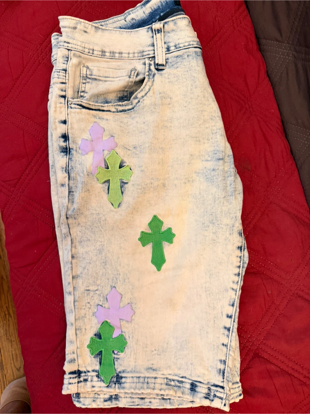 GUARD Denim Shorts with Embroidered Crosses and Tiger Graphic - photo 4