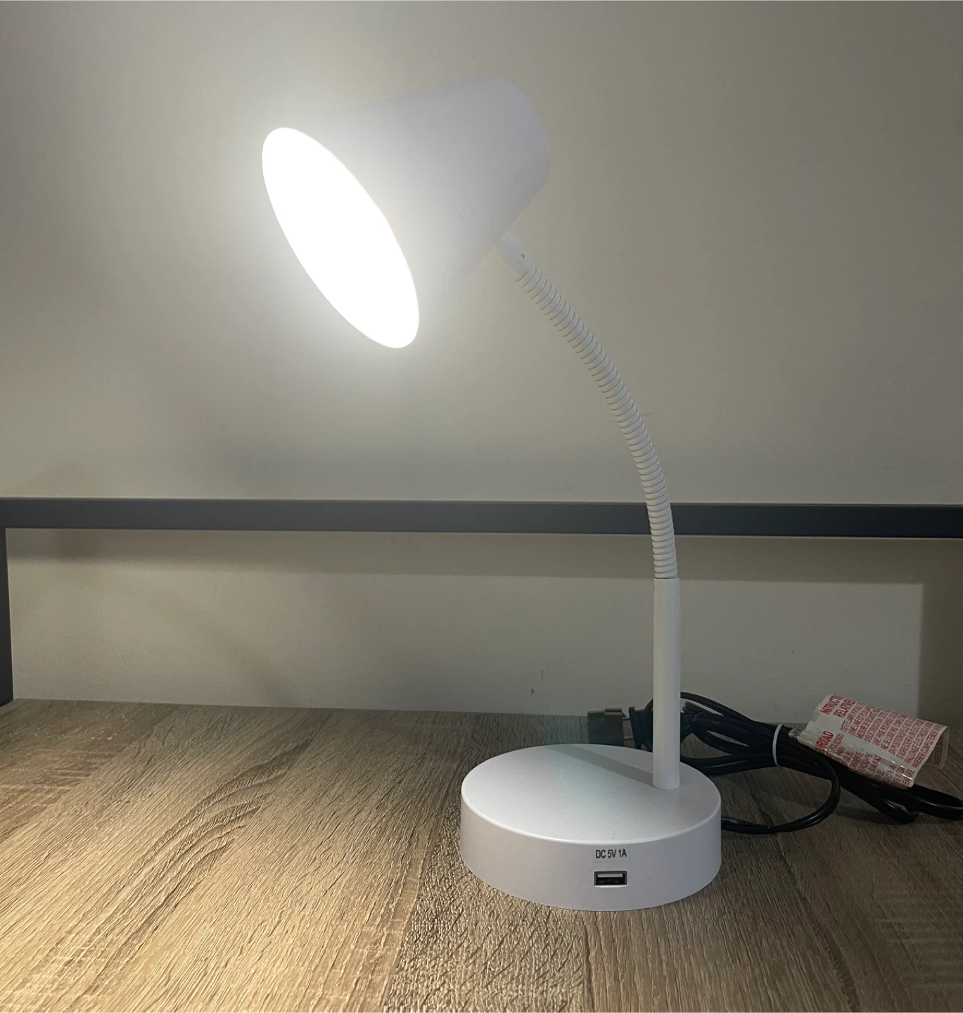🌱 New IKEA White Gooseneck Desk Lamp with USB Charging