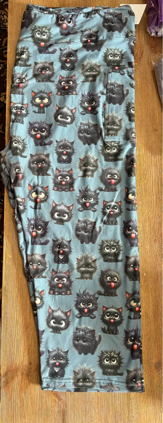 Crazy Black Cat Capris w/pockets