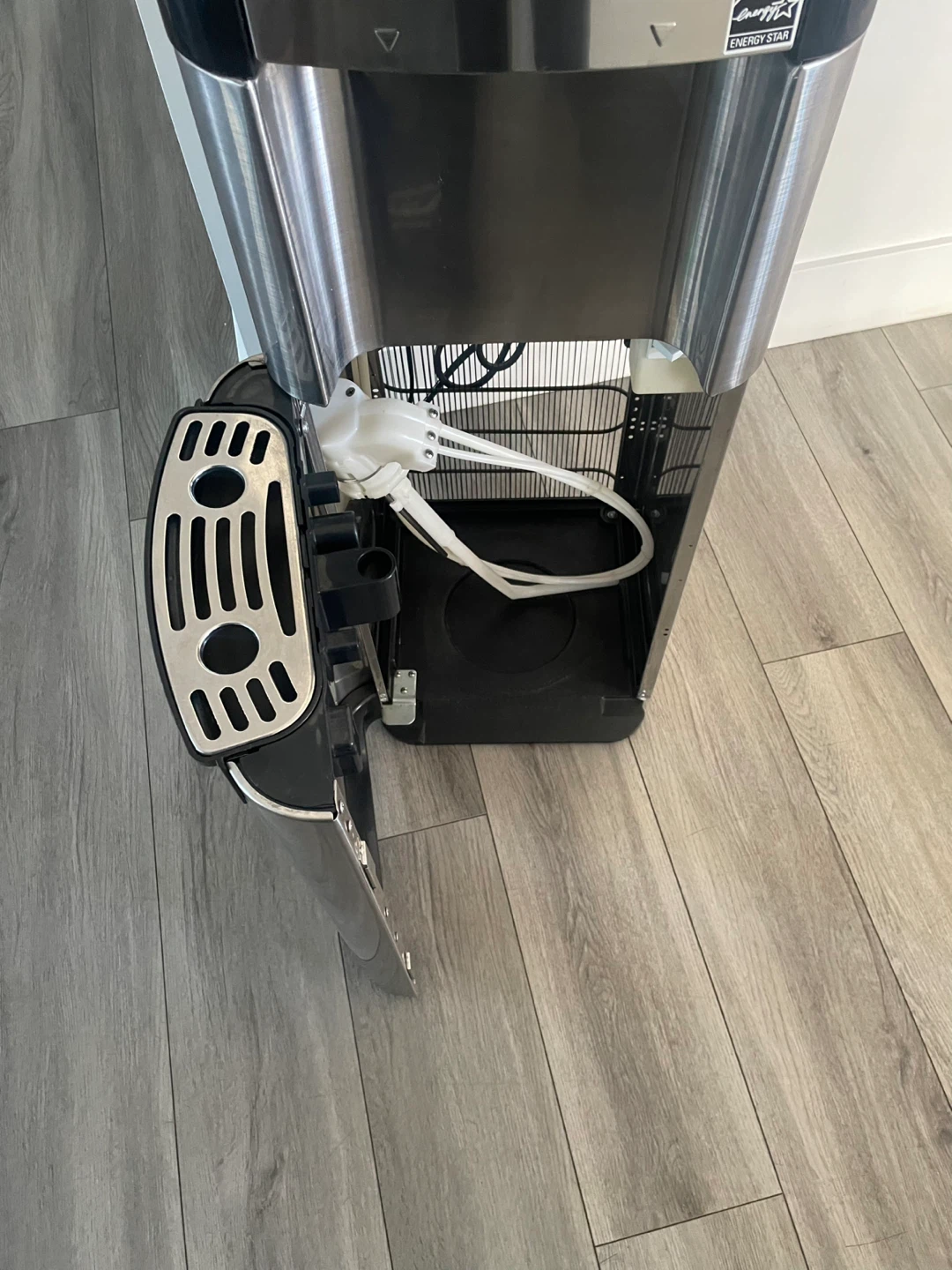 Water Dispenser (READ THE DESCRIPTION) - photo 2