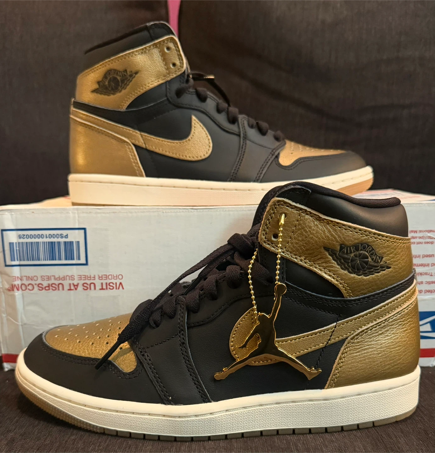 Air Jordan 1 Retro High OG "Black Gold" Sneakers