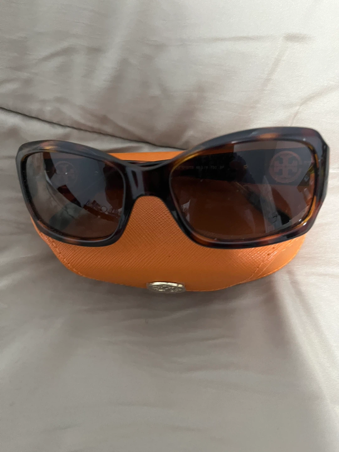 Tory Burch Sunglasses with Case - photo 4