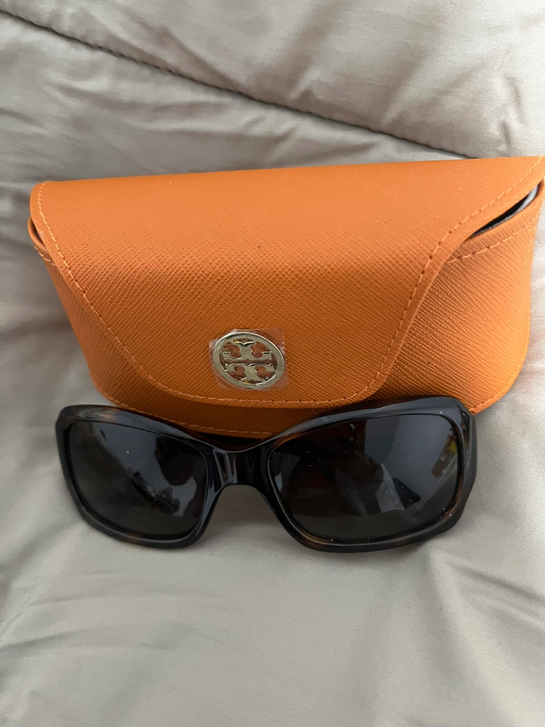 Tory Burch Sunglasses with Case - photo 3