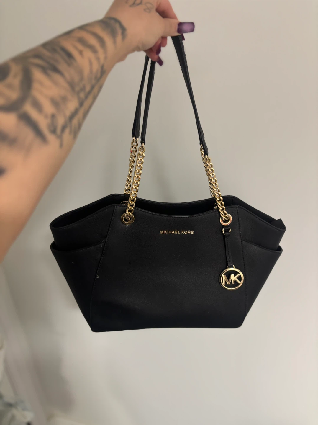 Michael Kors Black Leather Tote Bag with Gold Chain Detail - photo 3