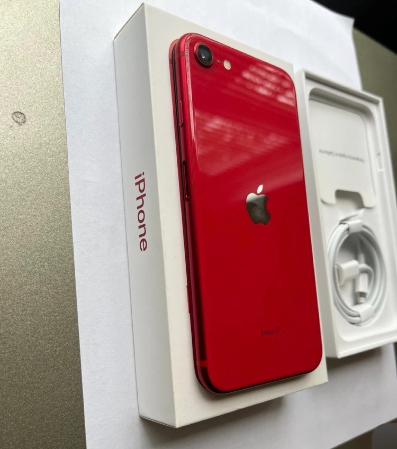 Apple iPhone SE (3rd Gen) - (PRODUCT)RED - photo 3
