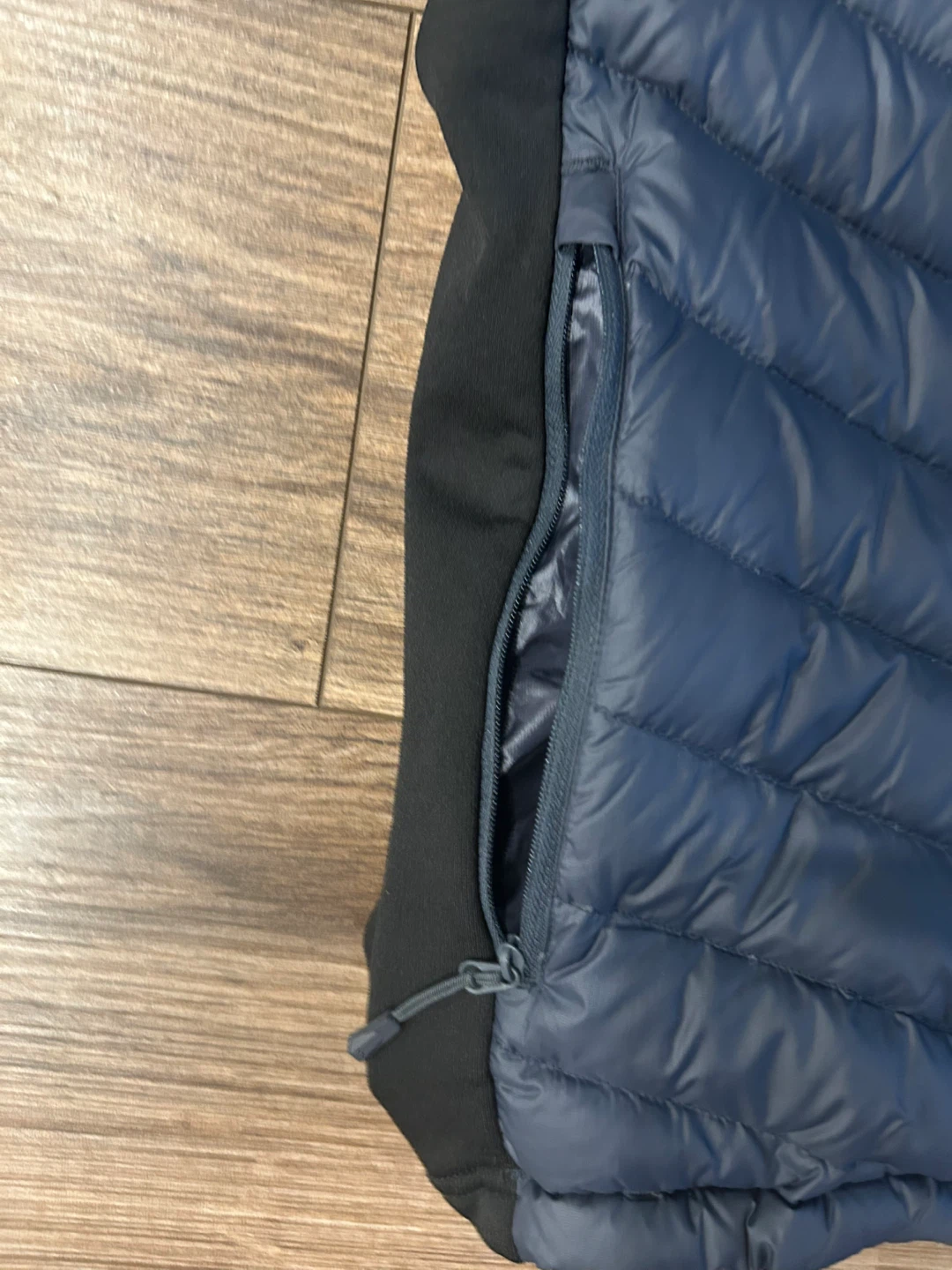 Helly Hansen Hooded Puffer Jacket - Size S/P - photo 2