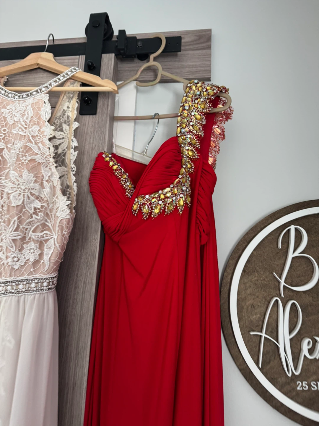 Prom dresses / weddings / Pageants ! - photo 4