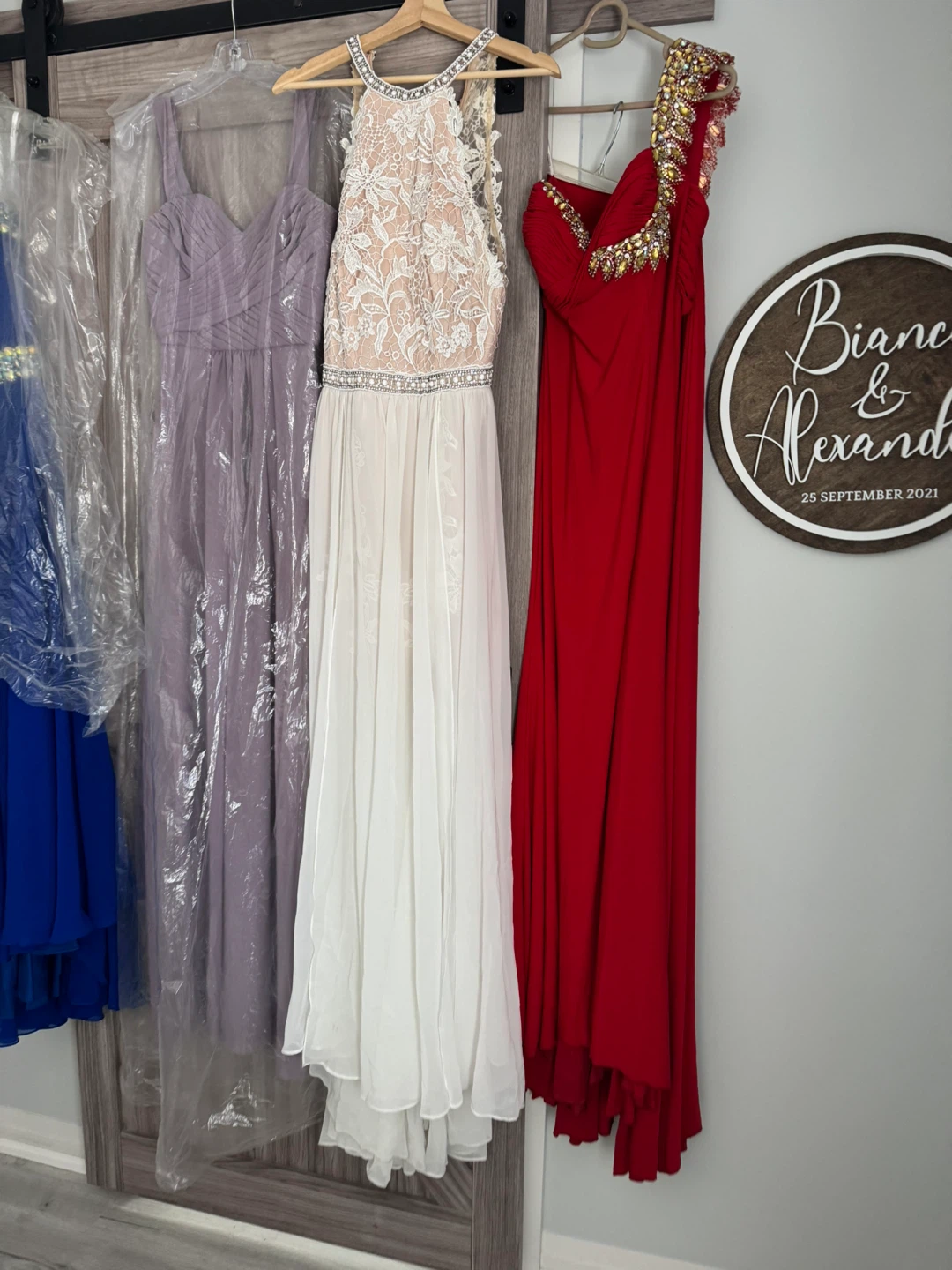 Prom dresses / weddings / Pageants ! - photo 2