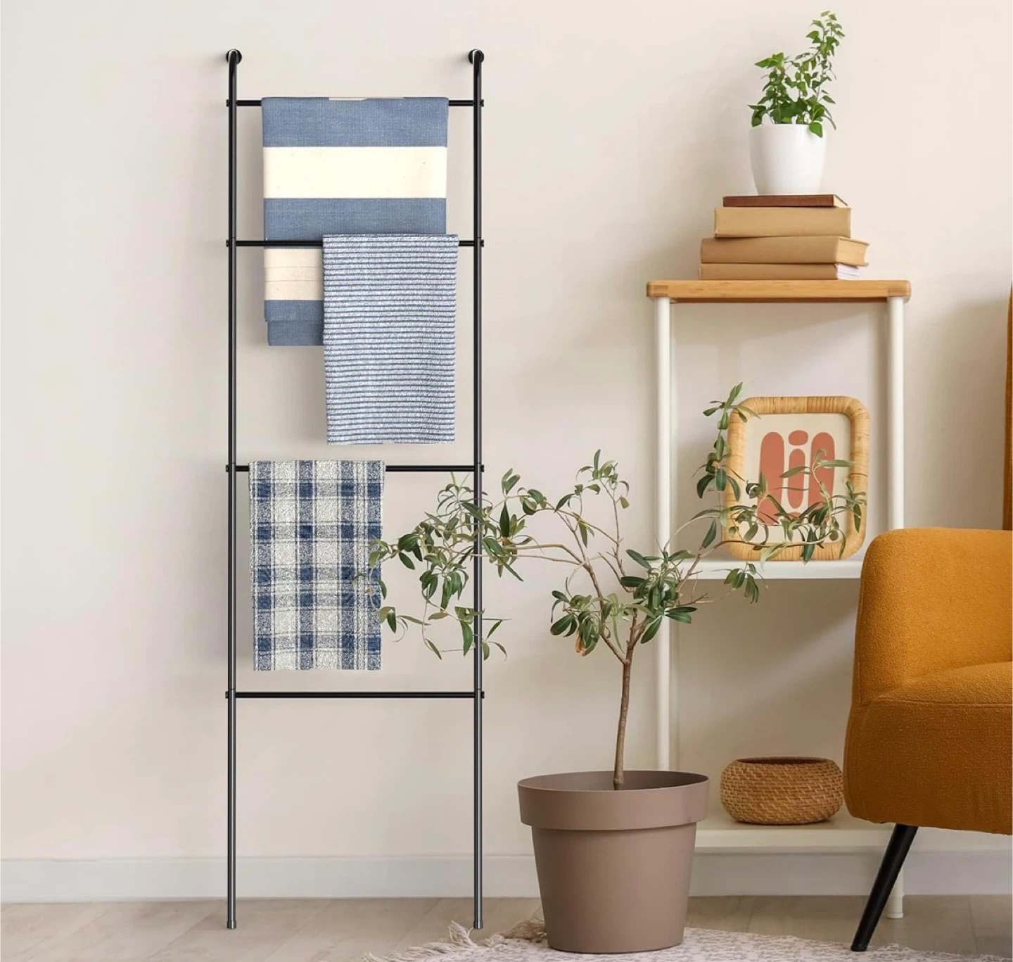 Black Metal Ladder Towel Rack