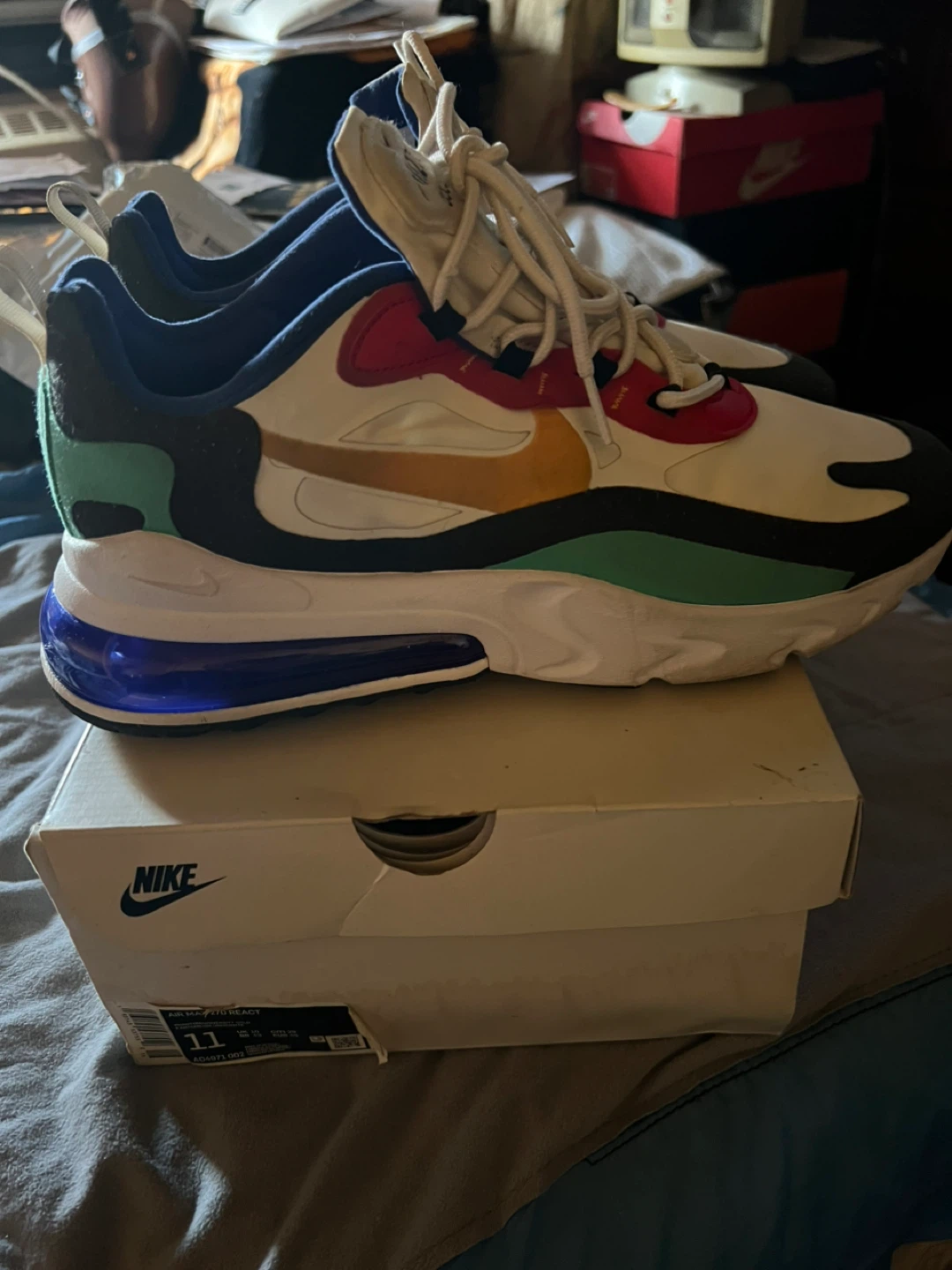 Nike Air Max 270 React Size 11 - photo 3