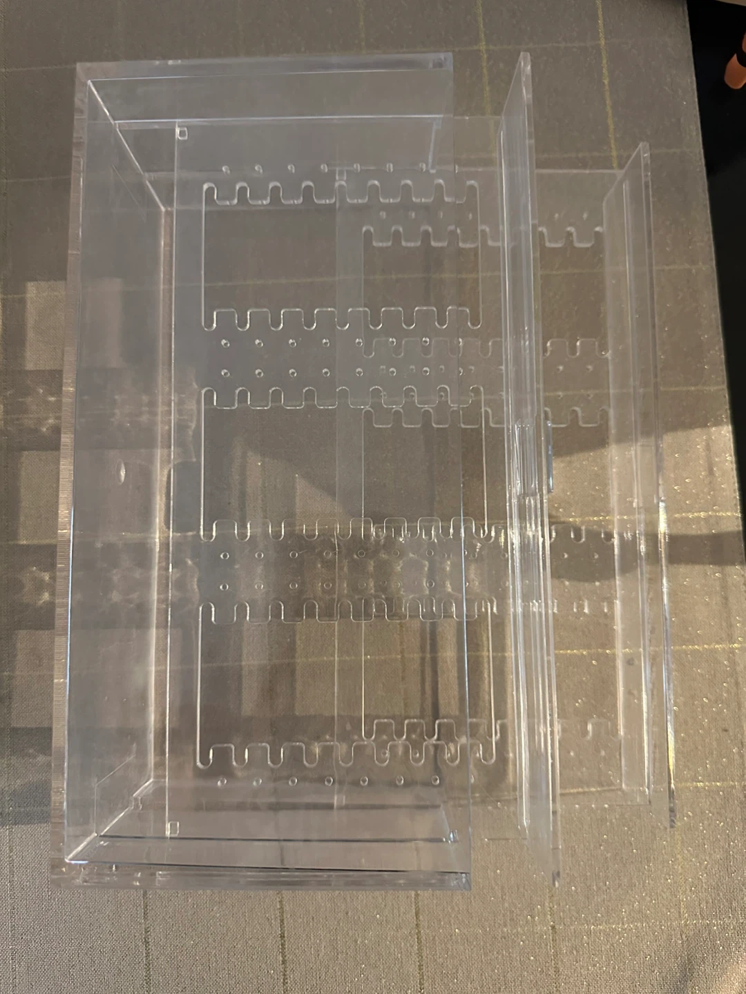 *EUC* Clear Acrylic Jewellery Organizer