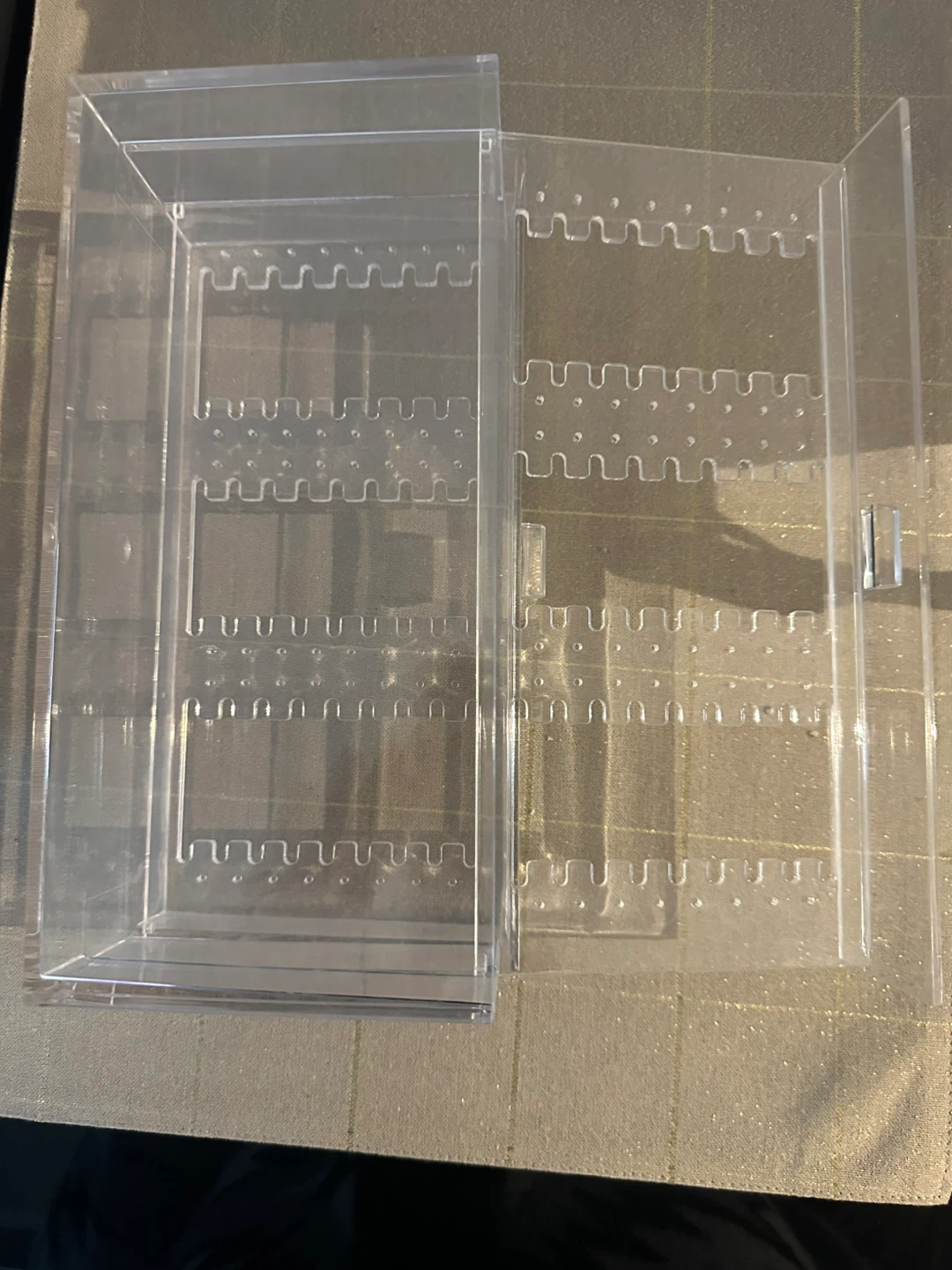 *EUC* Clear Acrylic Jewellery Organizer - photo 2