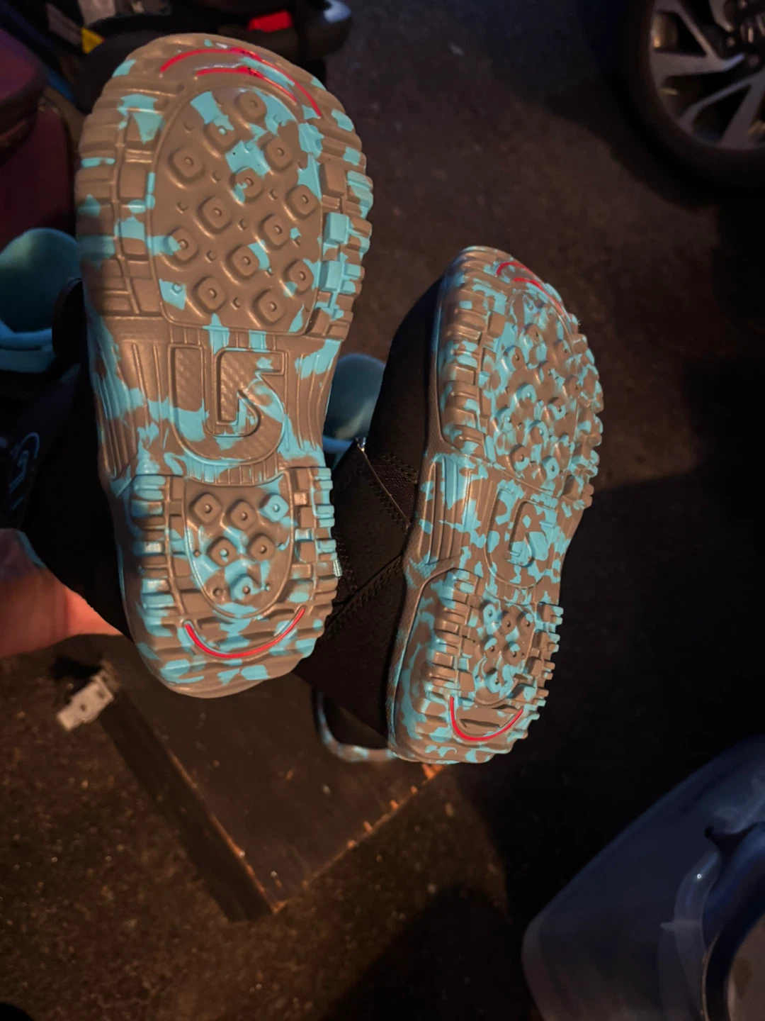 Snowboard boots for kids Burton brand new 20 dollars each - photo 5