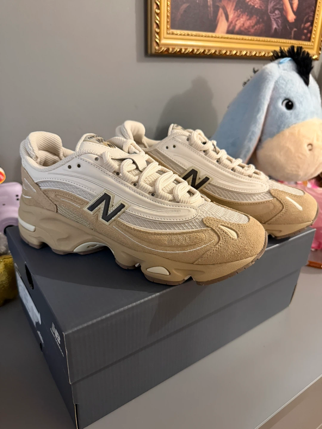 New Balance "1000" Beige Black