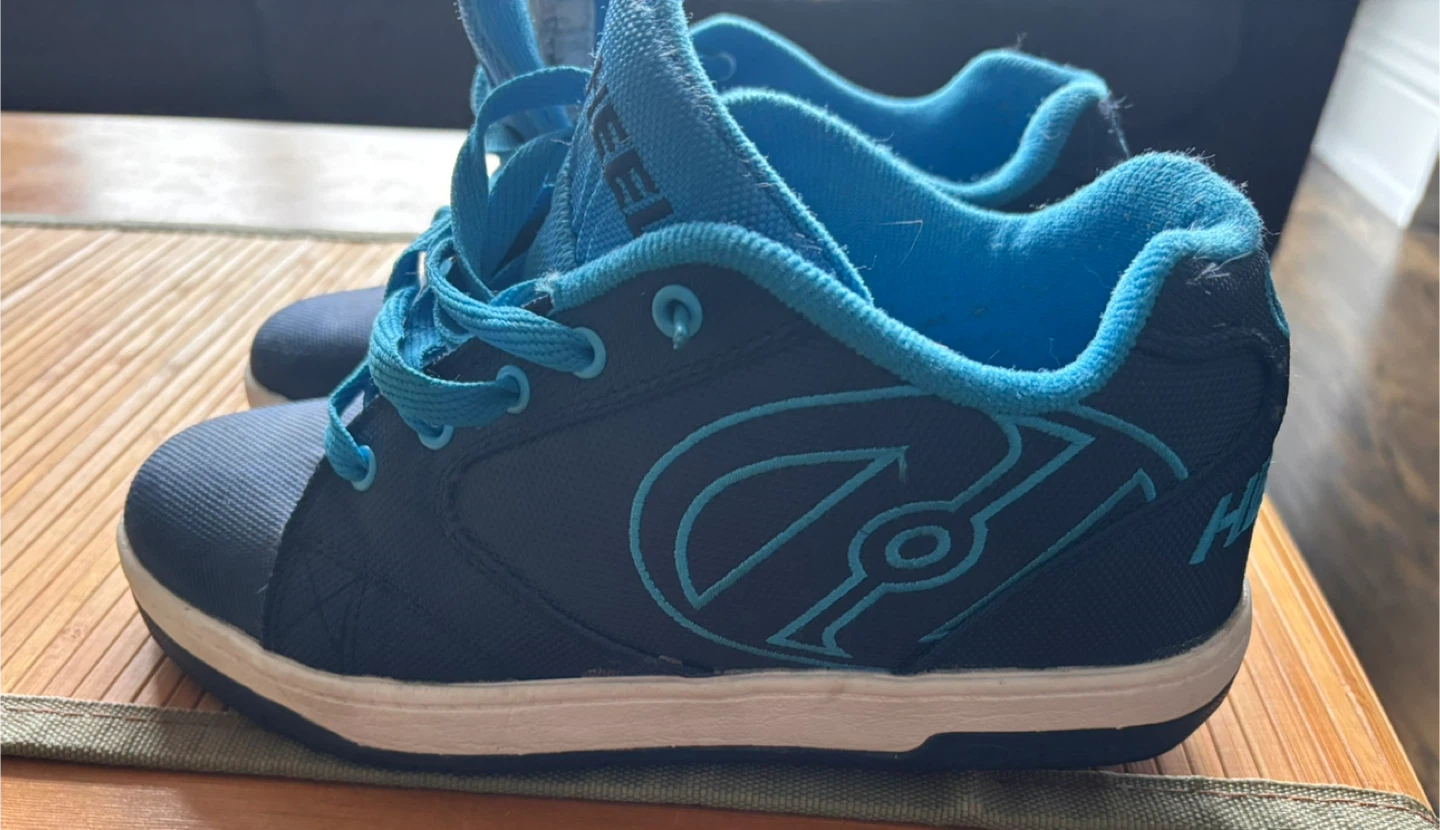 Heelys Blue and Black Wheeled Shoes - photo 3