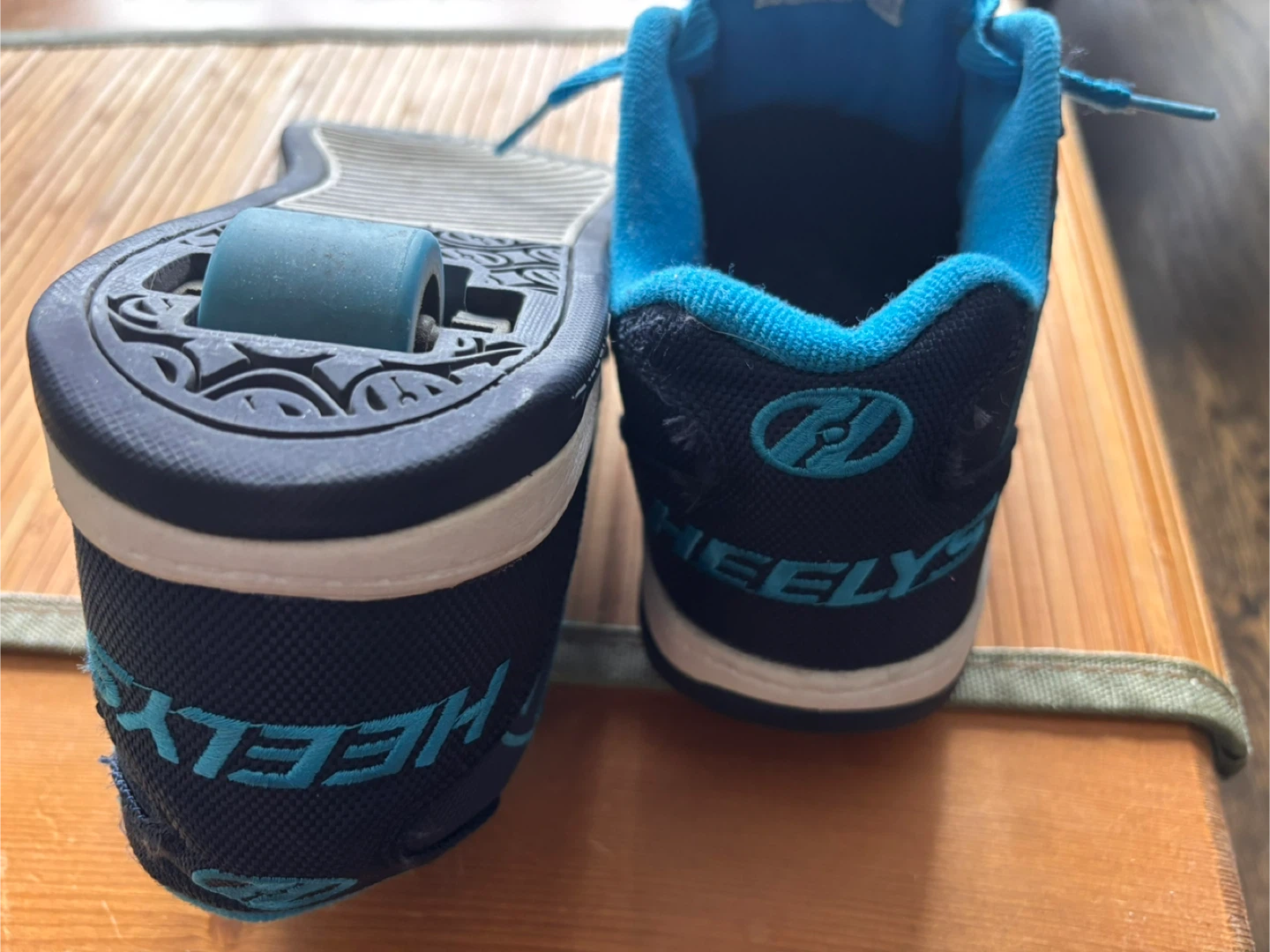 Heelys Blue and Black Wheeled Shoes - photo 2