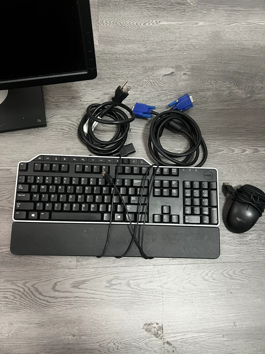 Dell Monitor with Dell Keyboard and Logitech Mouse - photo 4