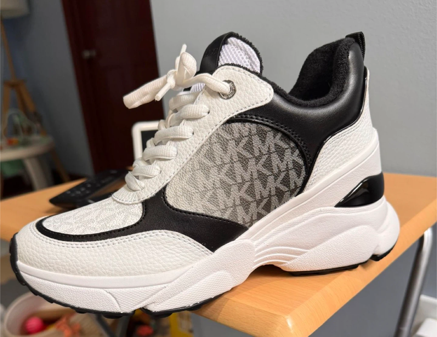 Michael Kors Women's White & Black Leather Sneakers - photo 2