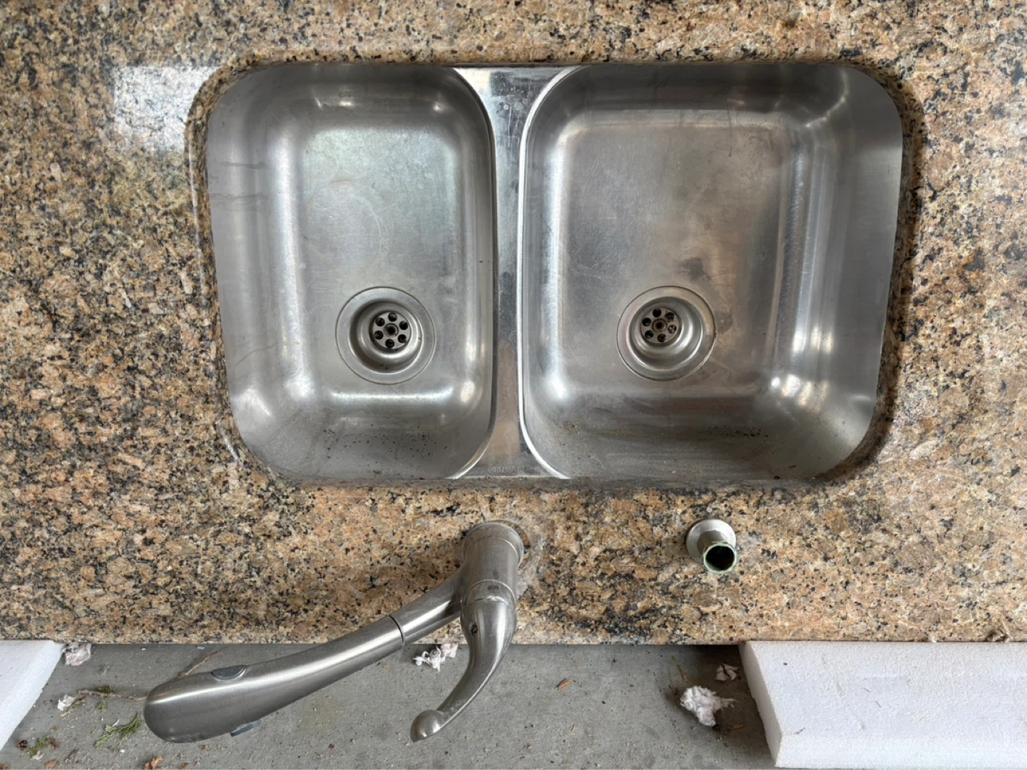 Granite countertop with Blanco Double Sink - photo 3