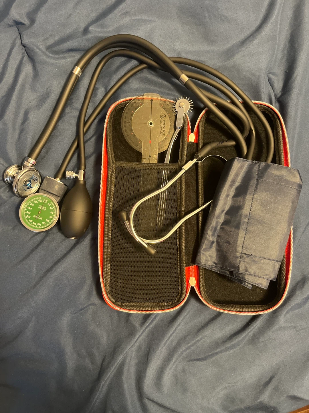 Medical Terminology Textbook & Blood Pressure Monitor Set - photo 2