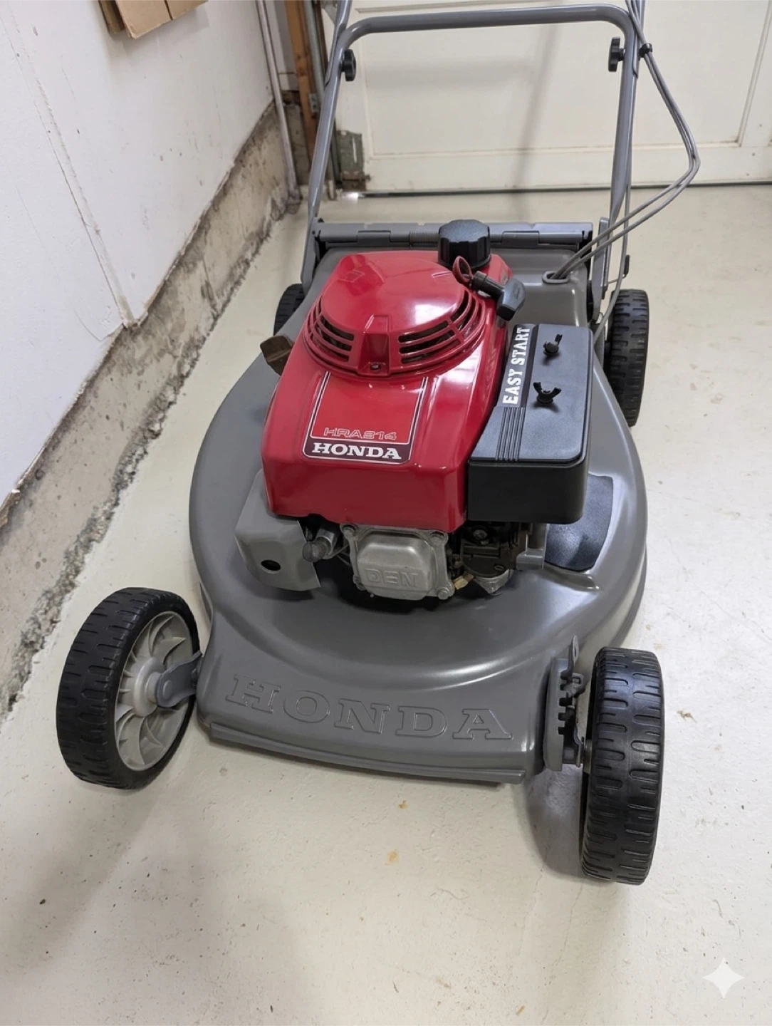 Classic Honda HRA214 Mower - Legendary Reliability & Easy Start - photo 2