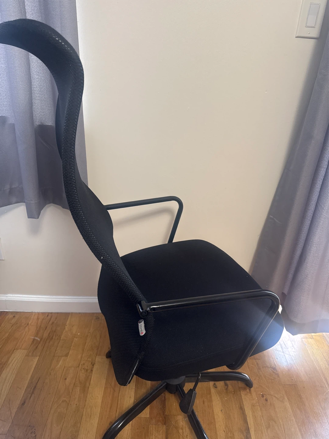 Black Mesh Office Chair - photo 2