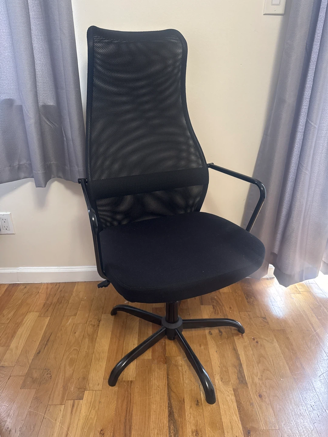 Black Mesh Office Chair