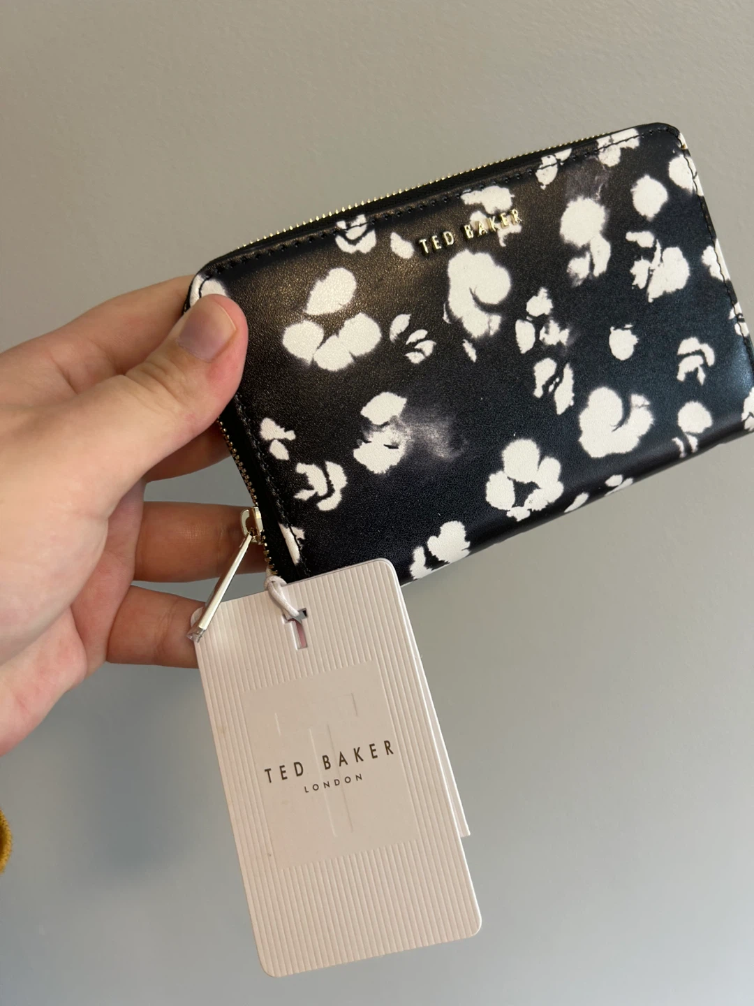 Ted Baker London Zip Around Midi Purse - Black Floral - photo 2