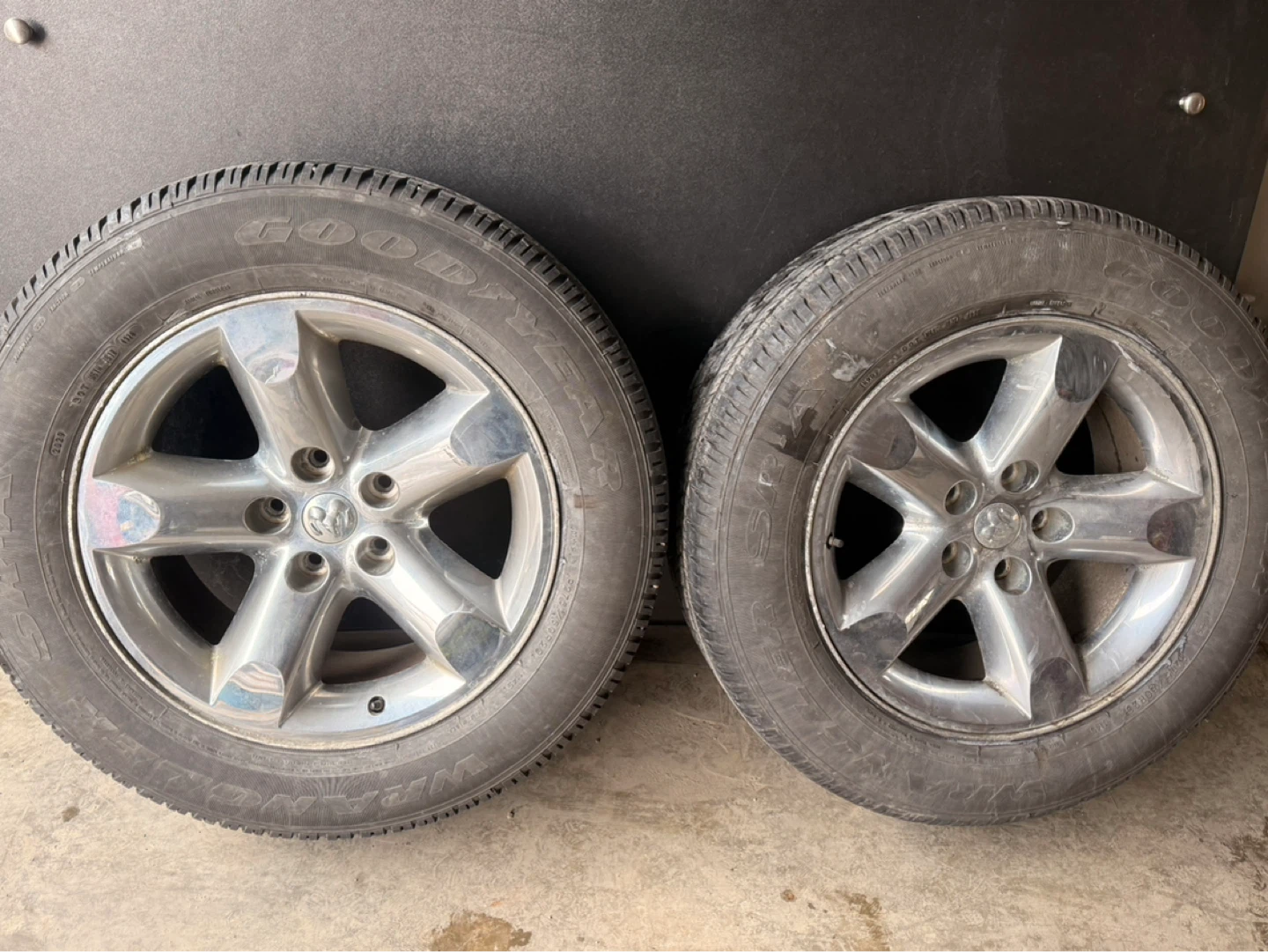 275/60R20 Goodyear Wrangler All-Season Tires (Set of 4)