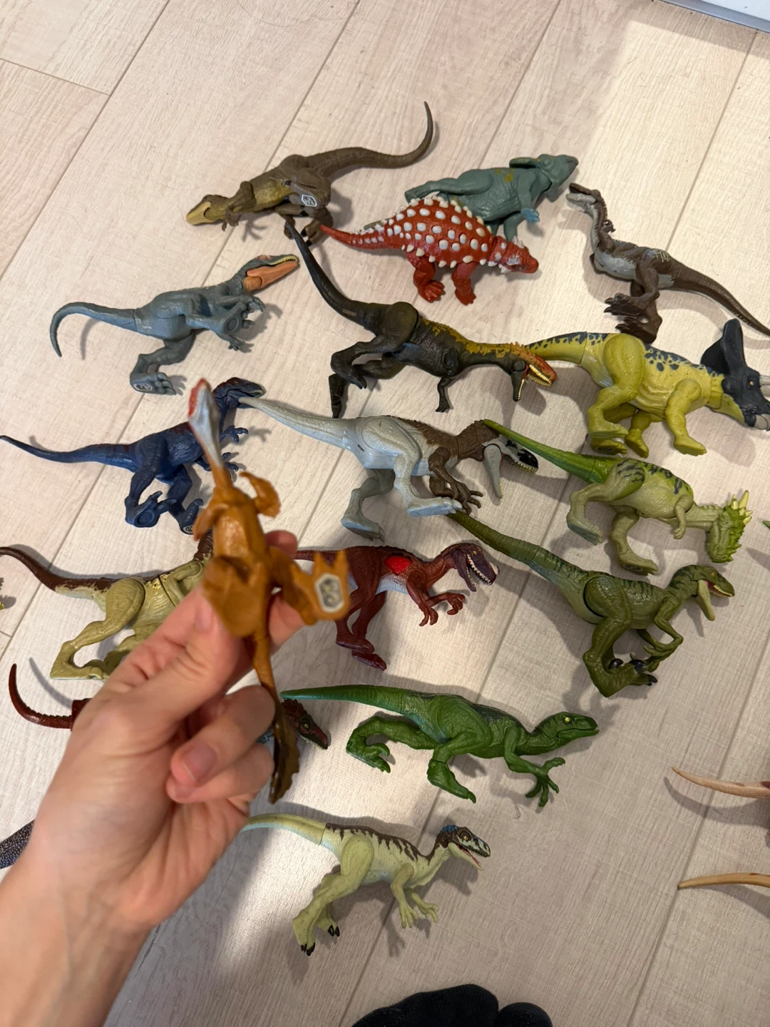 Jurassic World dinosaurs - photo 2