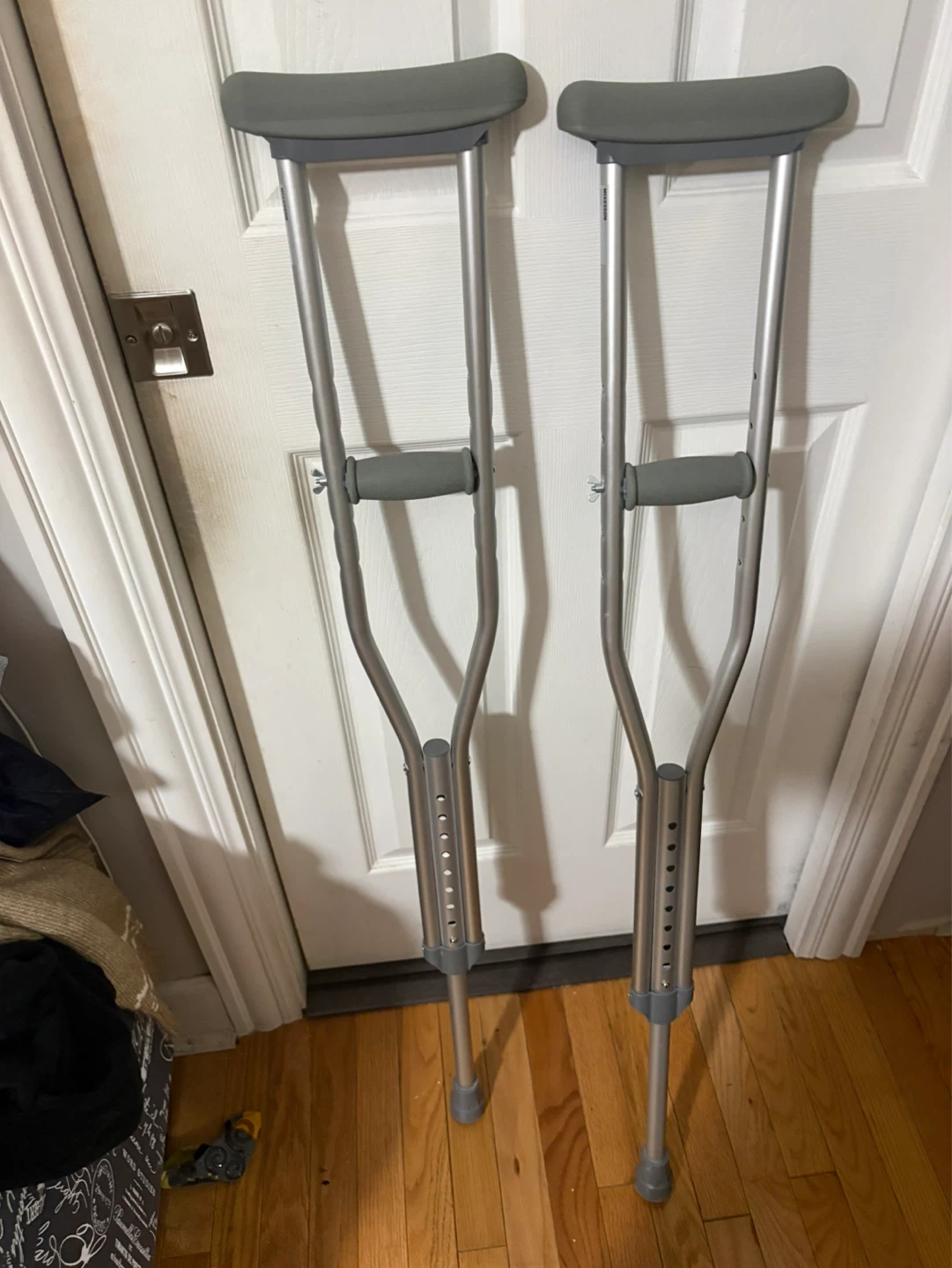 NEW Adjustable Aluminum Crutches