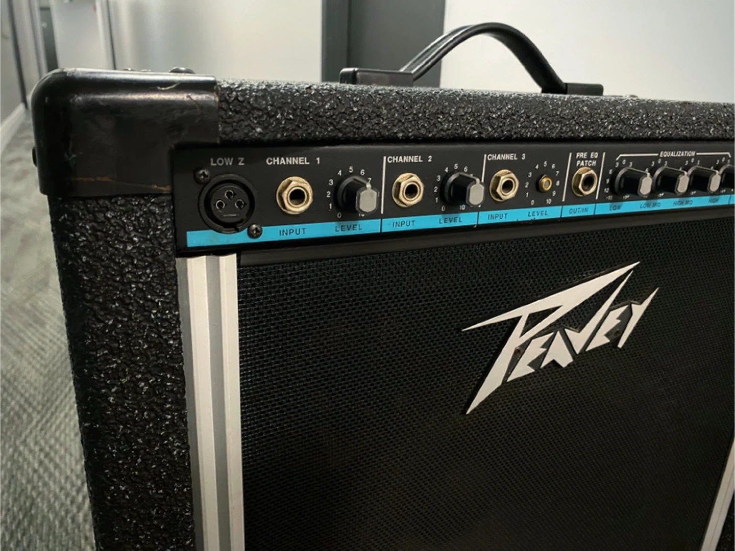 U.S.A Vintage Peavey KB-100 3 Channel Amp - Teal Stripe - photo 4