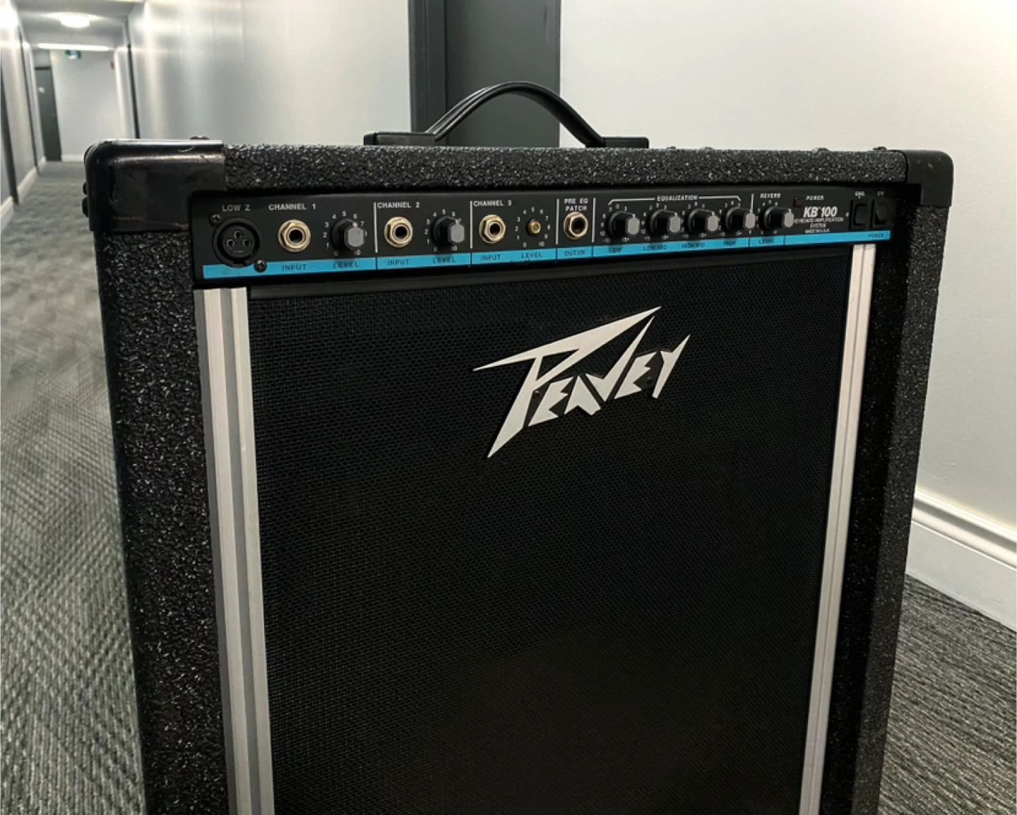 U.S.A Vintage Peavey KB-100 3 Channel Amp - Teal Stripe - photo 3