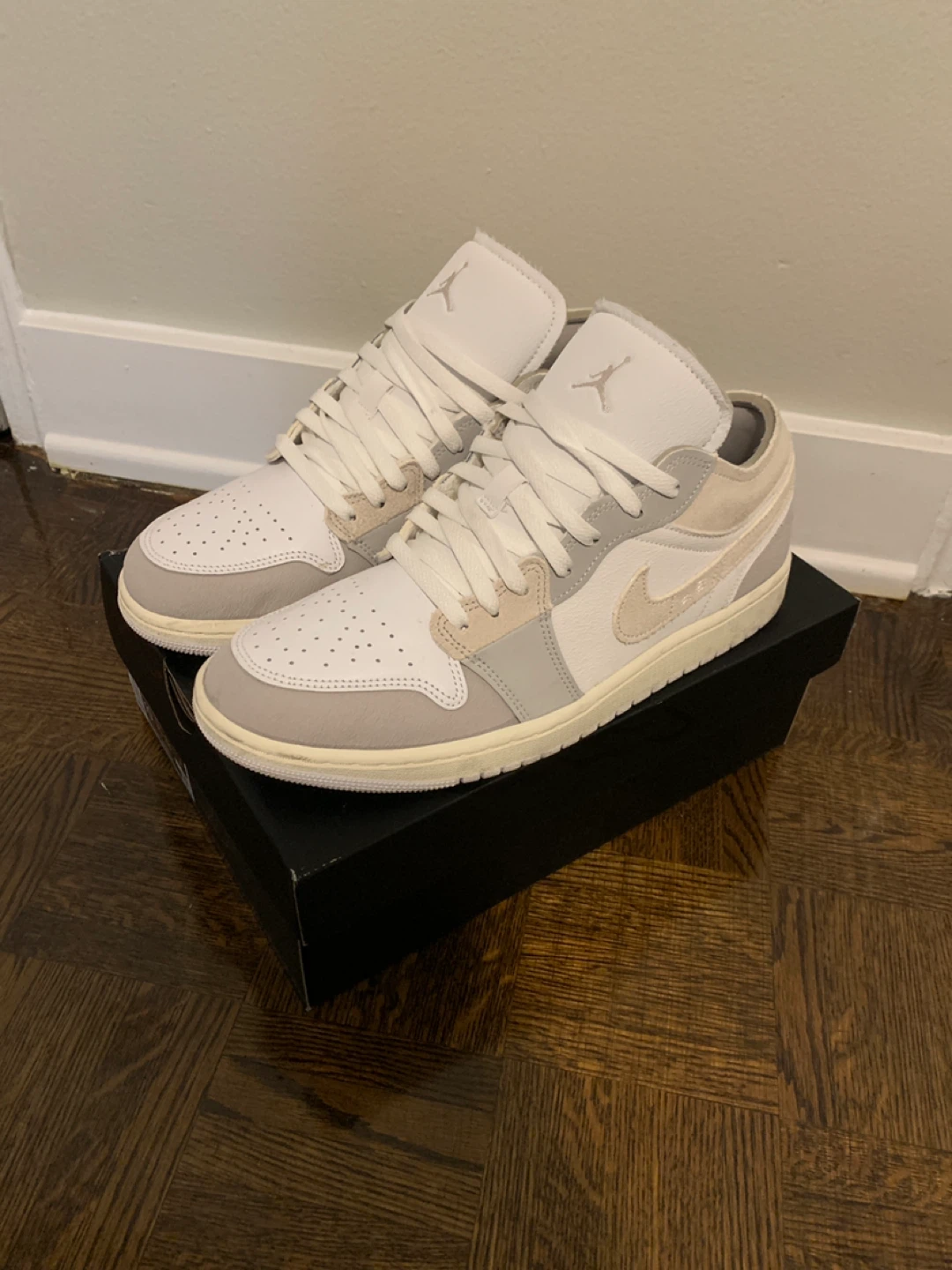 Air Jordan 1 Low SE - photo 3