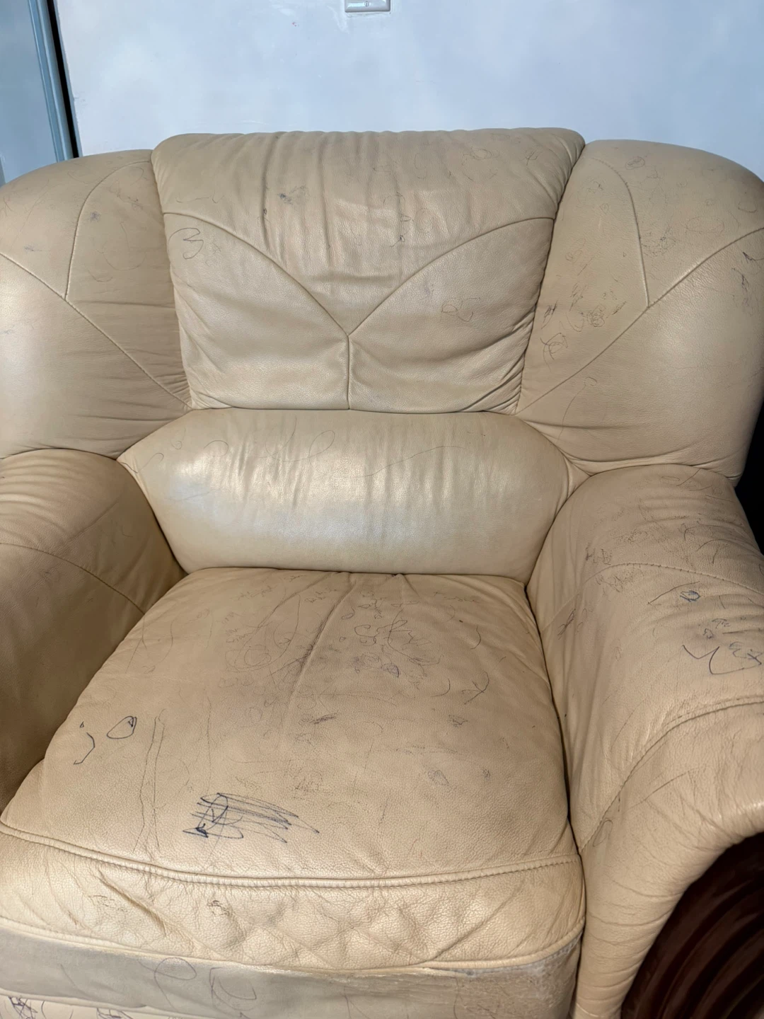 Leather arm Chair