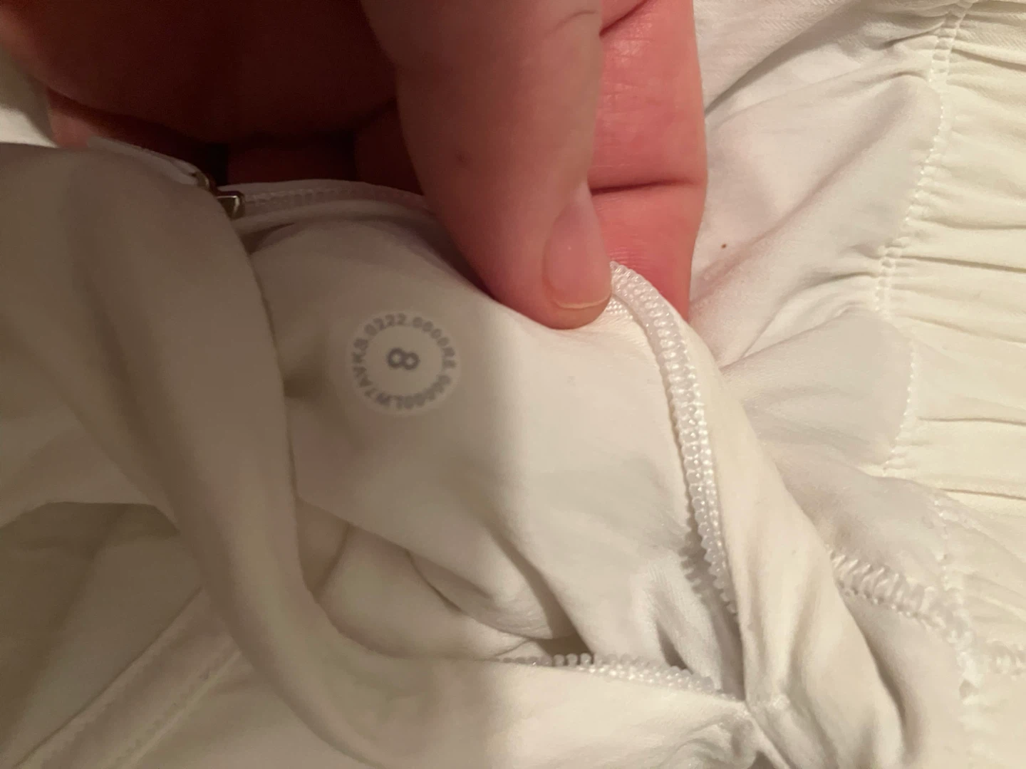 Lululemon White Running Shorts Size 8 - photo 4