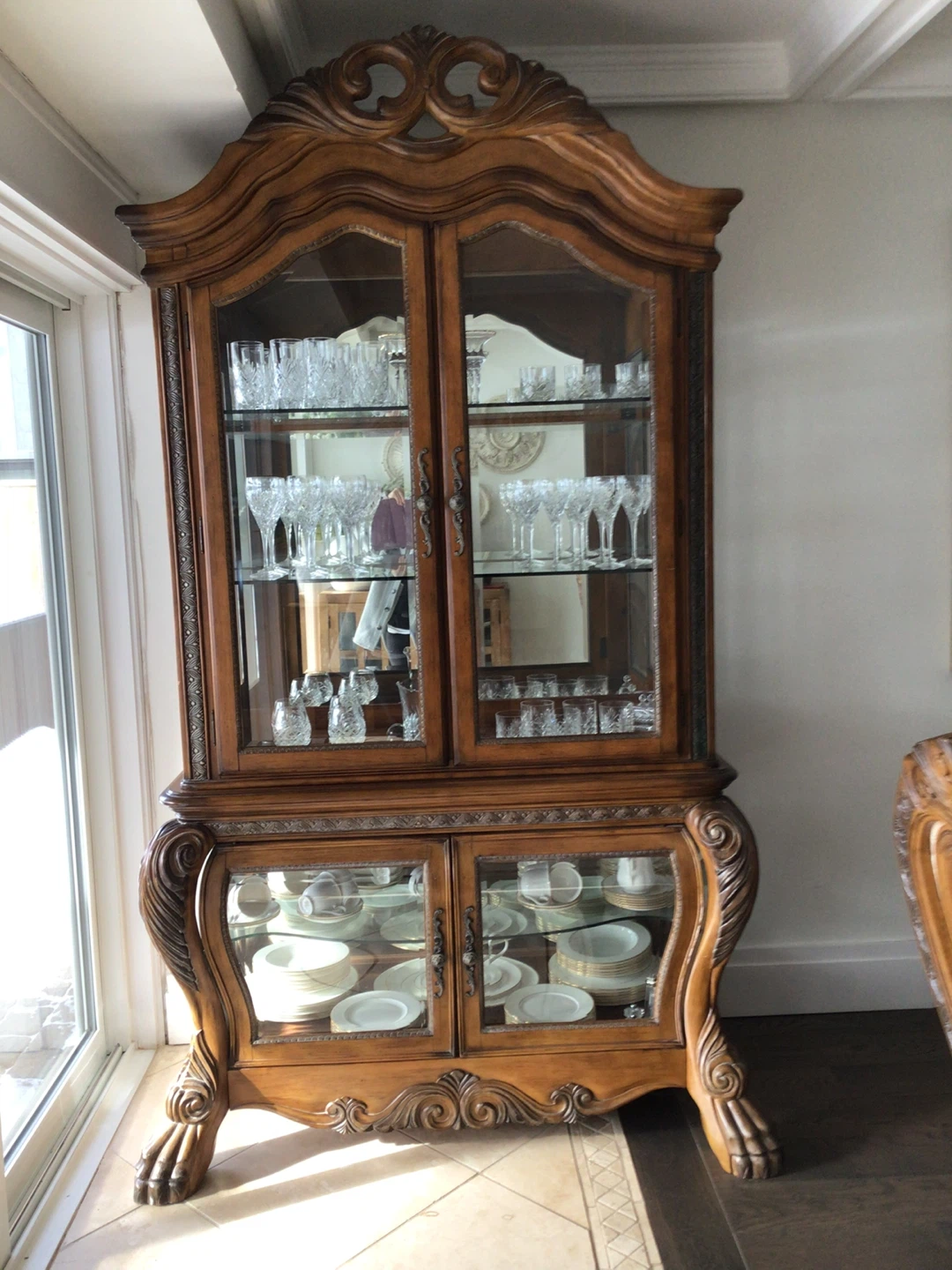Ornate Dining Table with 6 Chairs - photo 4