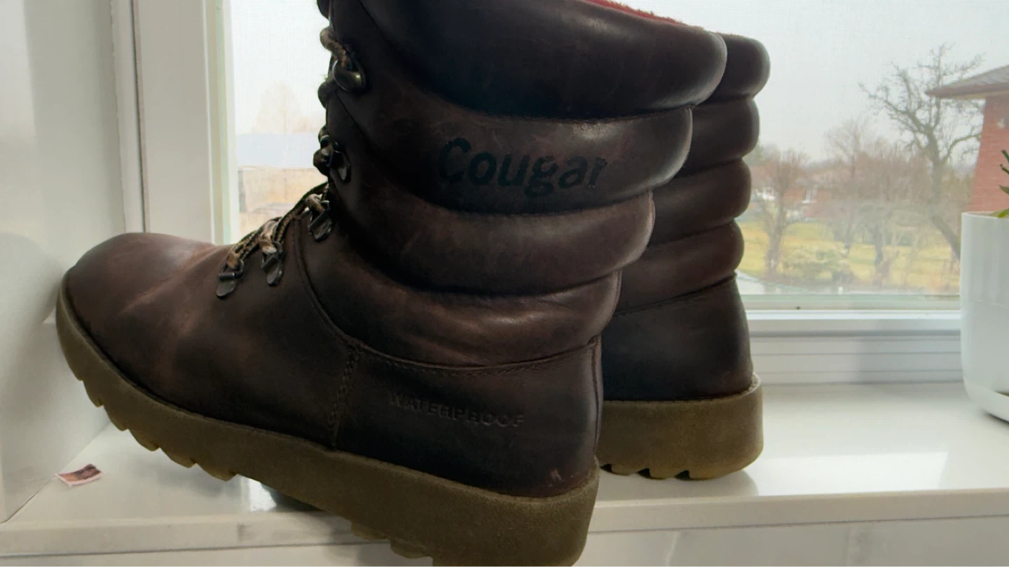 Cougar Waterproof Winter Boots – Size 7 (Women)