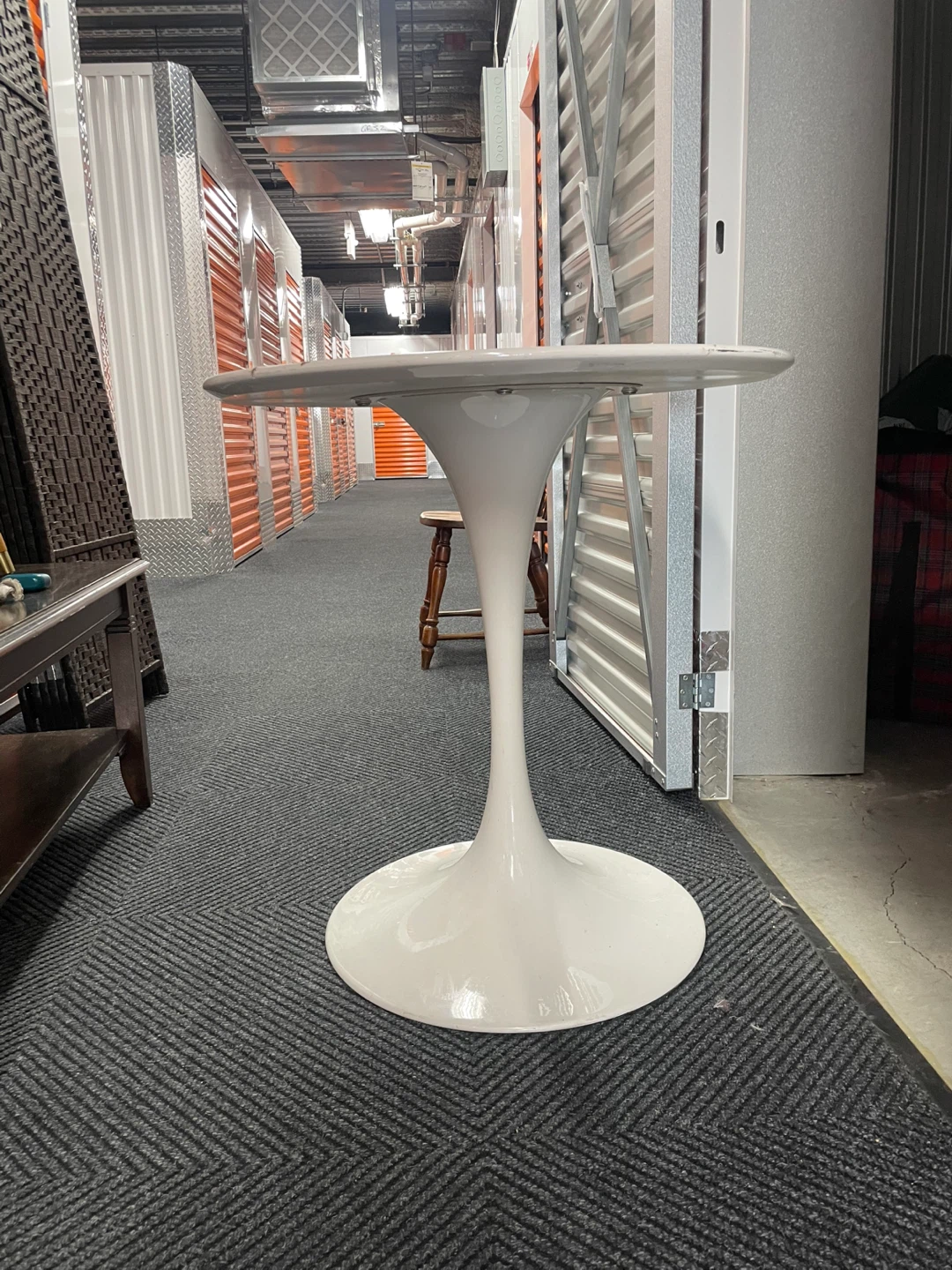 White Tulip Style Side Table - photo 2