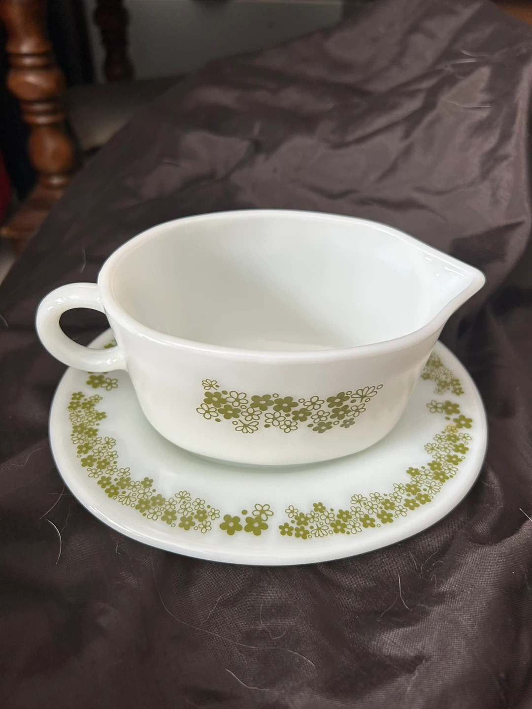 Pyrex Crazy Daisy Gravy Boat with Underplate