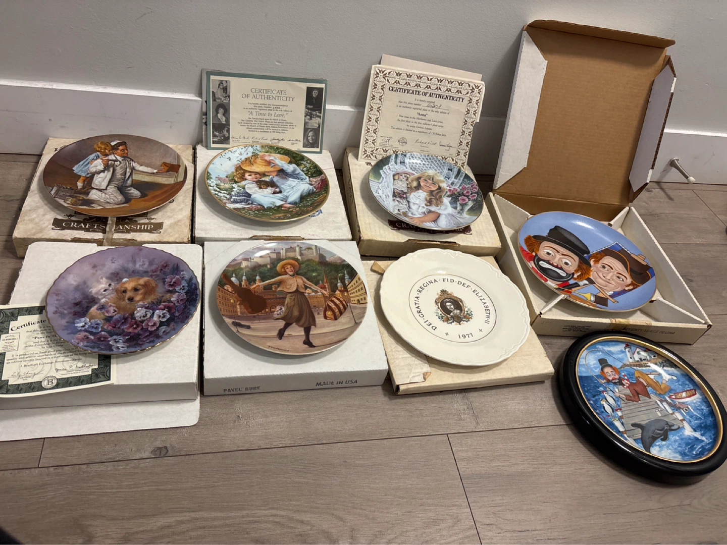 Collection of Decorative Collector Plates - photo 2