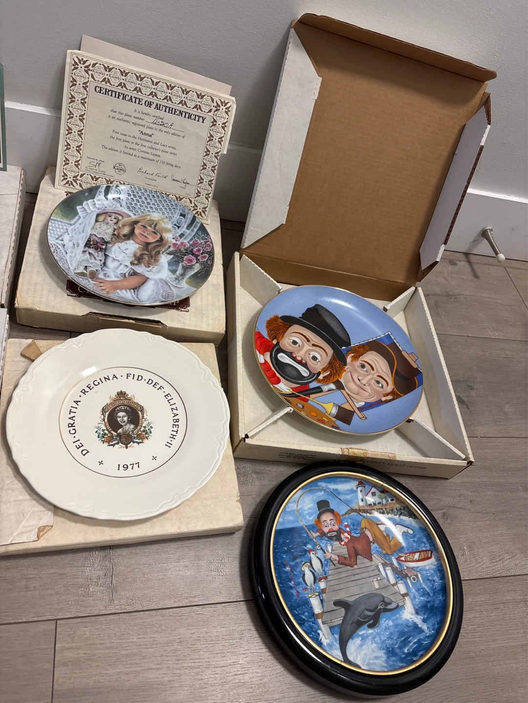 Collection of Decorative Collector Plates - photo 3