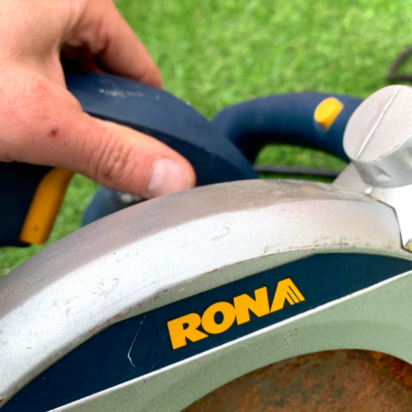 Circular Saw Power Tool RONA  LaserGuide Corded Saw - photo 3