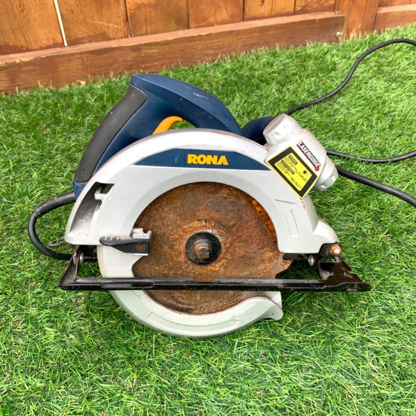 Circular Saw Power Tool RONA  LaserGuide Corded Saw