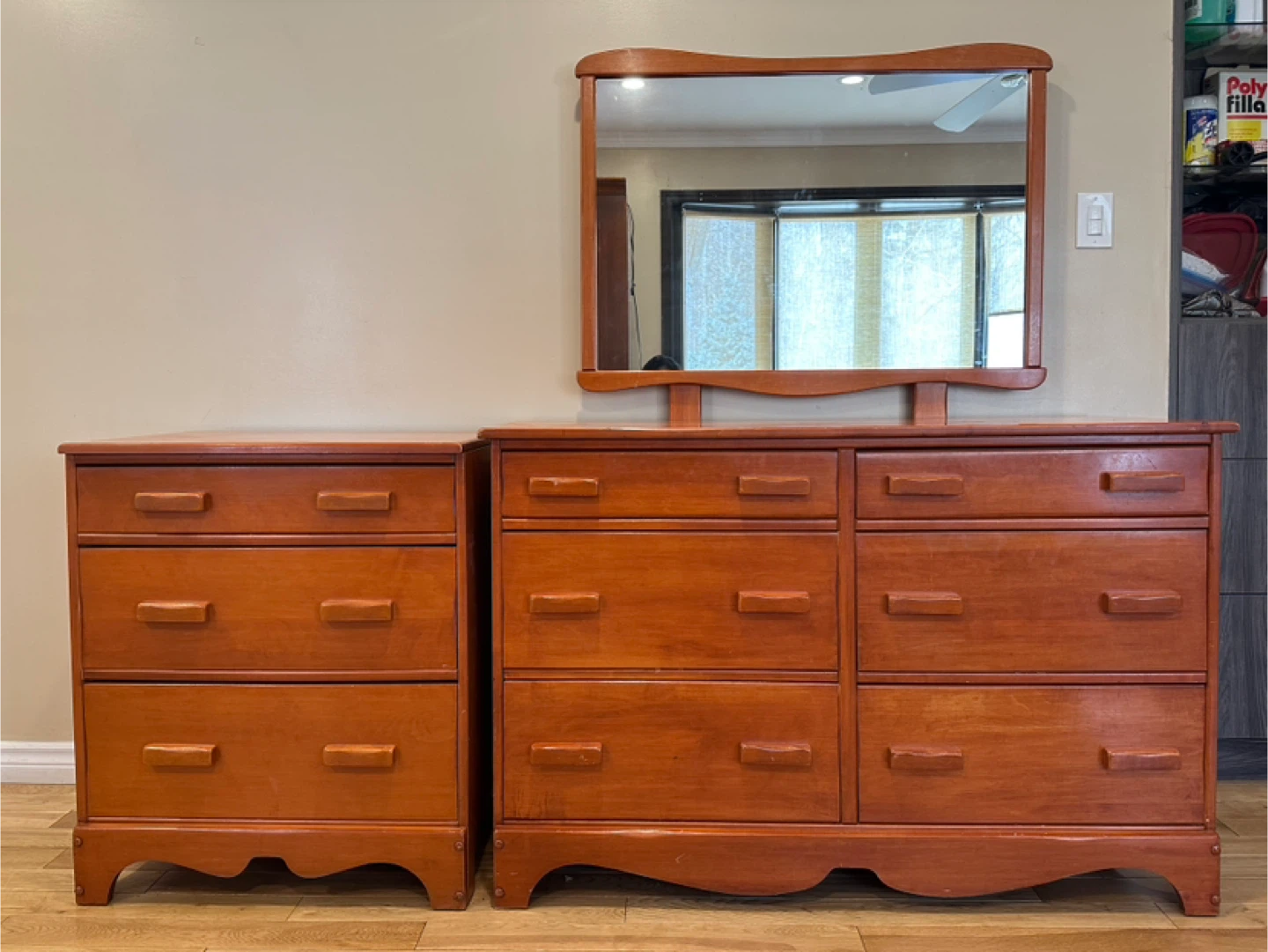 Vintage Vilas Solid Maple Dressers Set (CAN DELIVER)